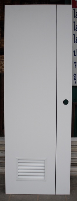 ประตู pvcสีขาว เซาะร่องเกล็ดล่างร่องดำ ขนาด70x200ซม.ใช้สำหรับห้องน้ำ+ห้องเก็บของ
